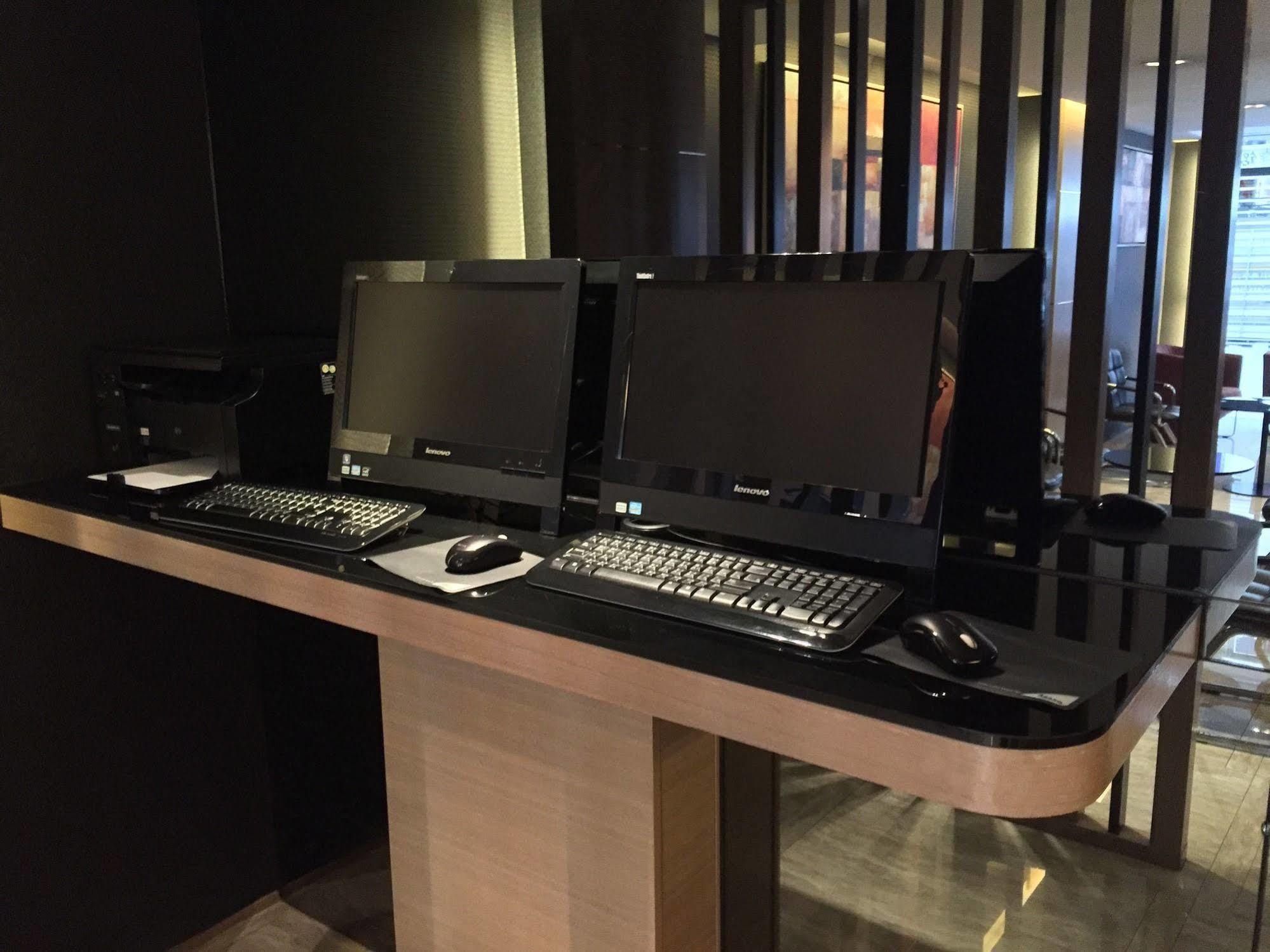 Metacity Mk 名廸旺角 Hongkong Kültér fotó